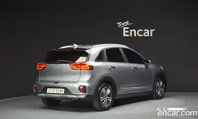 Kia Niro 2022 1.6 Автомат в Москве № 131504, миниатюра 2