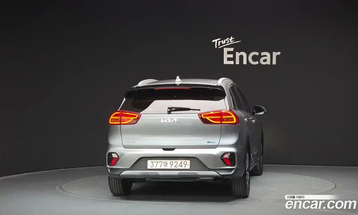 Kia Niro 2022 1.6 Автомат в Москве № 131504, фото 4