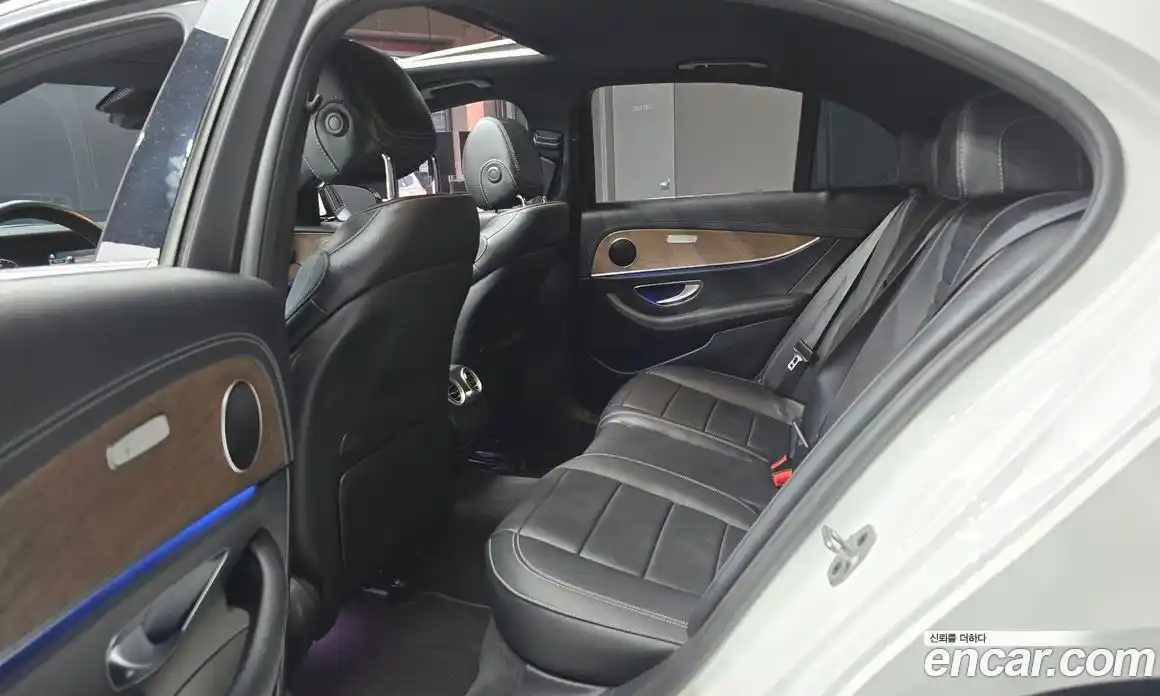 Mercedes-Benz E-Class 2021 1.9 Автомат в Москве № 139346, фото 12