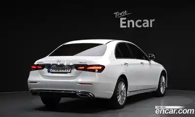 Mercedes-Benz E-Class 2021 1.9 Автомат в Москве № 139346, миниатюра 2