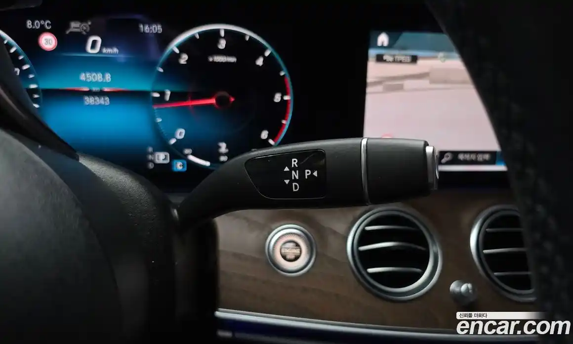 Mercedes-Benz E-Class 2021 1.9 Автомат в Москве № 139346, фото 9