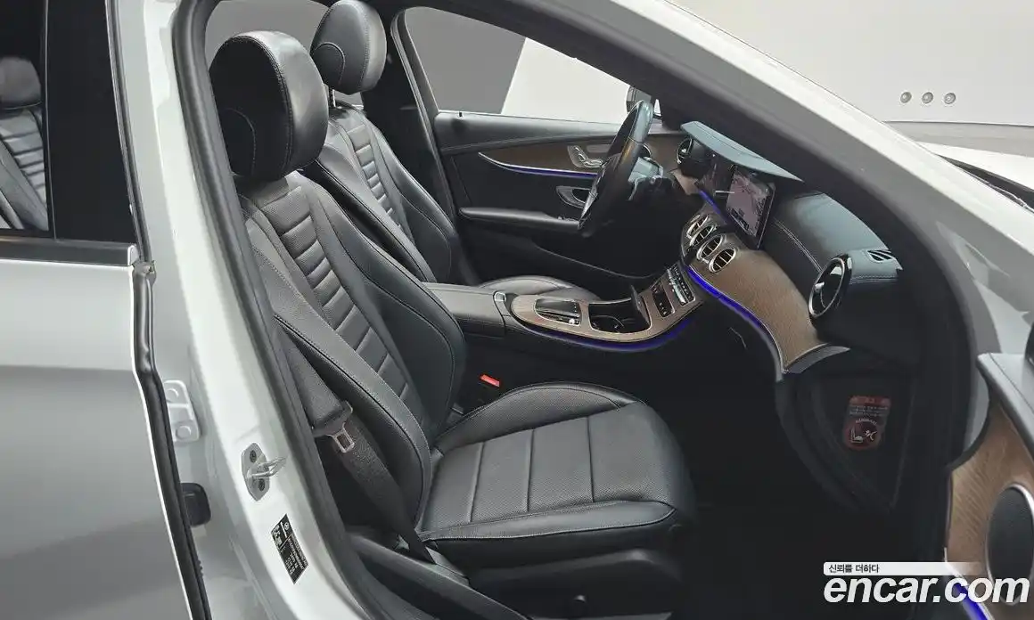 Mercedes-Benz E-Class 2021 1.9 Автомат в Москве № 139346, фото 10