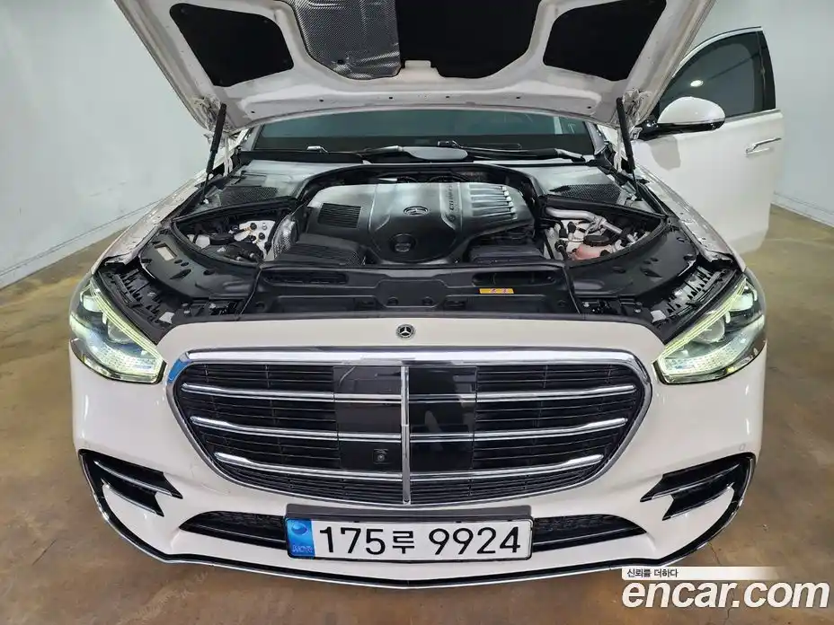 Mercedes-Benz S-Class 2023 3.0 Автомат в Москве № 142845, фото 19