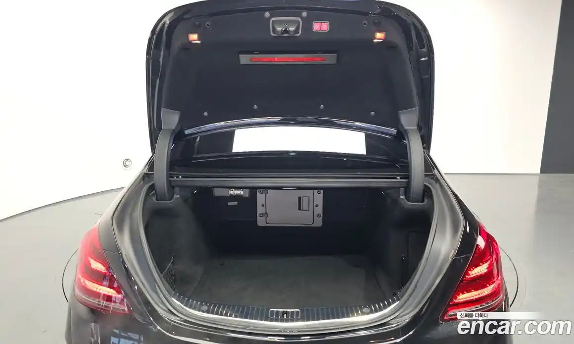 Mercedes-Benz S-Class 2018 6.0 Автомат в Москве № 150717, фото 20