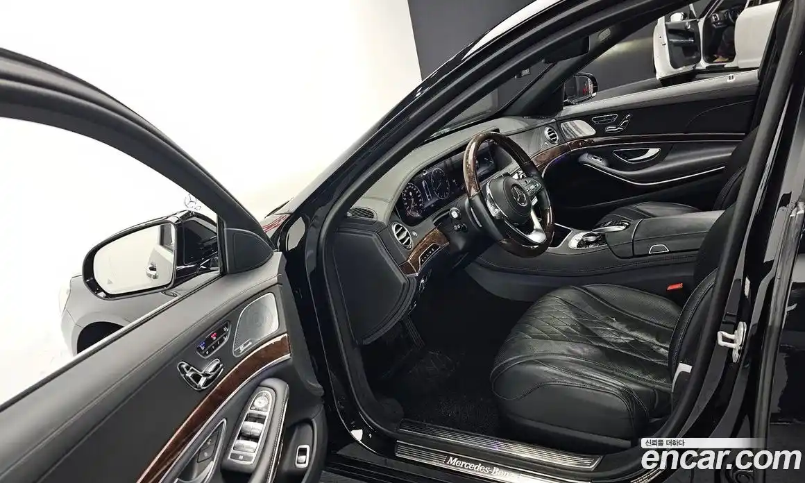 Mercedes-Benz S-Class 2018 6.0 Автомат в Москве № 150717, фото 10