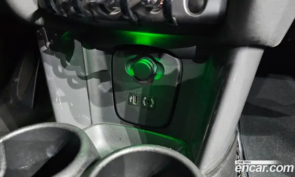 Mini Cooper 2016 1.5 Автомат в Москве № 154481, фото 18