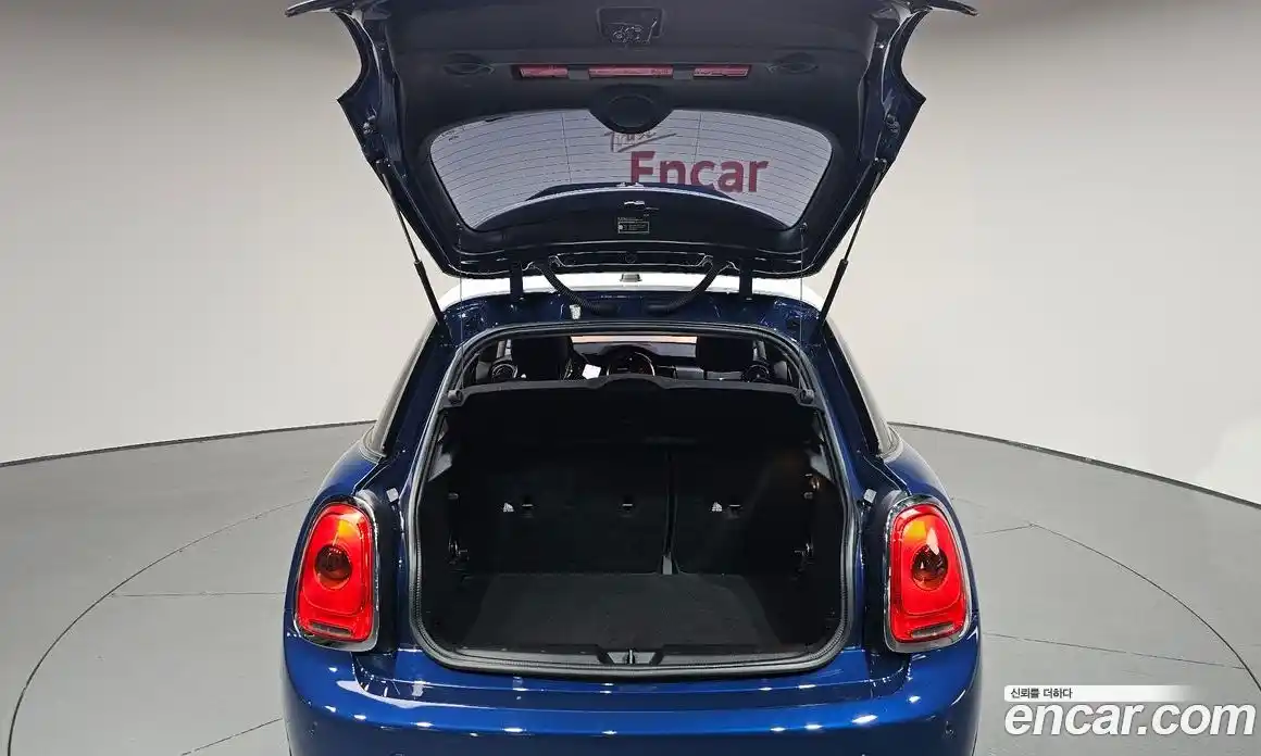 Mini Cooper 2016 1.5 Автомат в Москве № 154481, фото 20