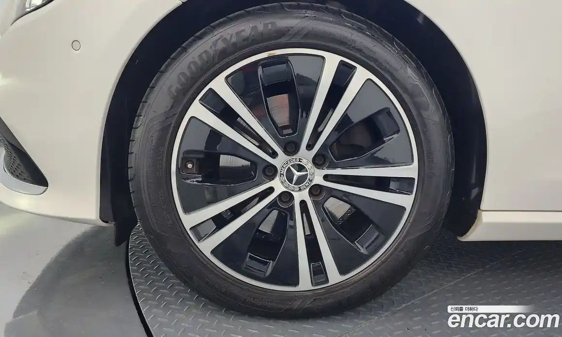 Mercedes-Benz E-Class 2022 2.0 Автомат в Москве № 160197, фото 5