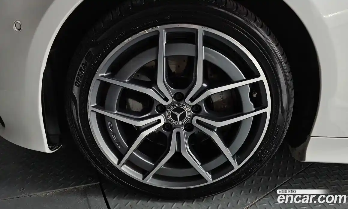 Mercedes-Benz E-Class 2022 2.0 Автомат в Москве № 161722, фото 9