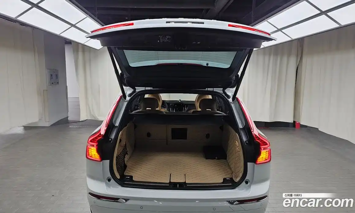 Volvo XC60 2021 2.0 Автомат в Москве № 164296, фото 18