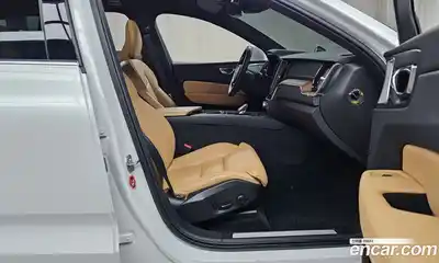 Volvo XC60 2021 2.0 Автомат в Москве № 164296, миниатюра 7