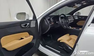 Volvo XC60 2021 2.0 Автомат в Москве № 164296, миниатюра 9