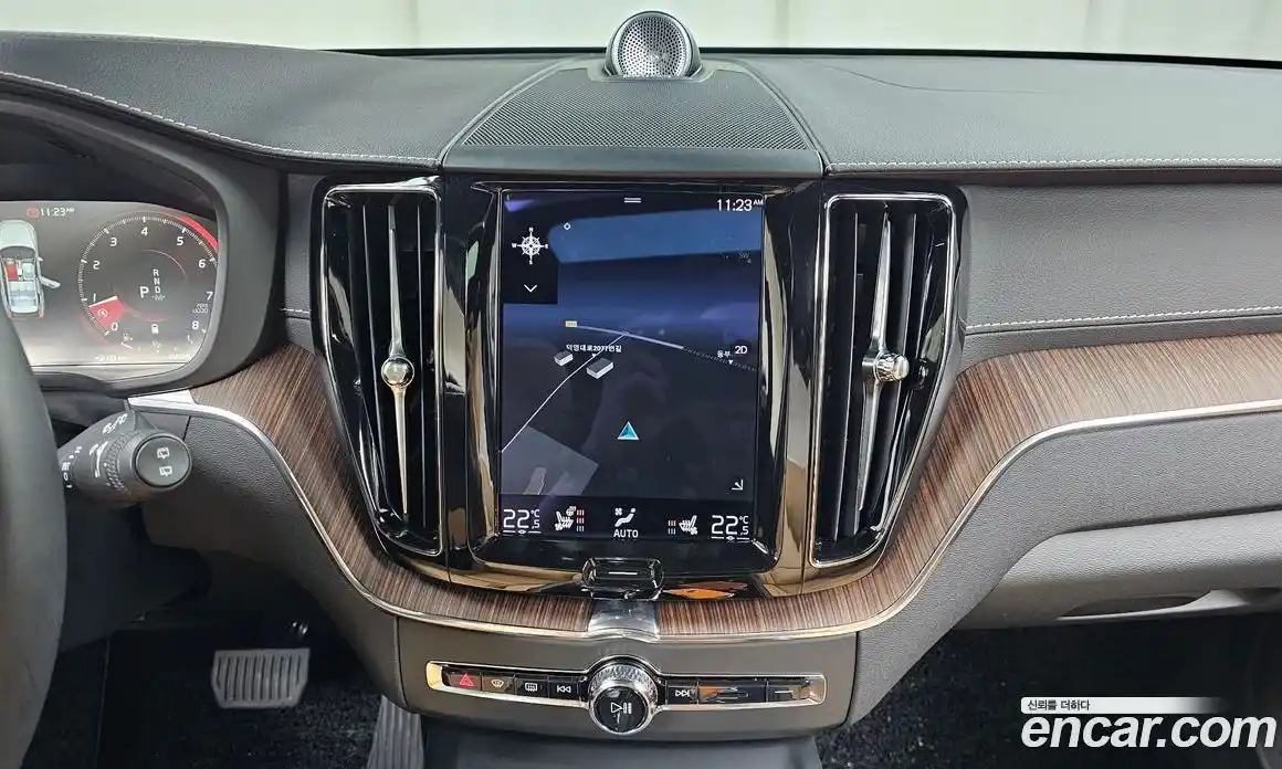 Volvo XC60 2021 2.0 Автомат в Москве № 164296, фото 10