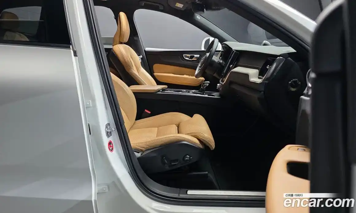 Volvo XC60 2020 2.0 Автомат в Москве № 164478, фото 20