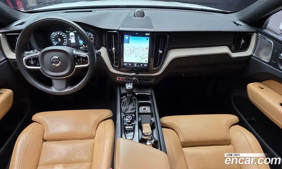 Volvo XC60 2020 2.0 Автомат в Москве № 164478, фото 4