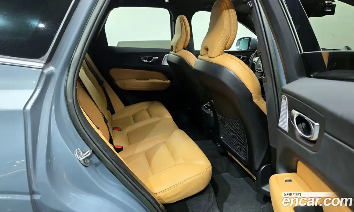 Volvo XC60 2023 2.0 Автомат в Москве № 164526, фото 12