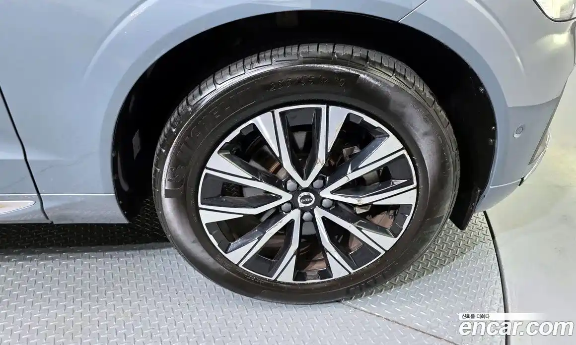 Volvo XC60 2023 2.0 Автомат в Москве № 164526, фото 5