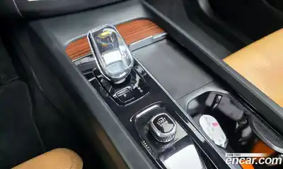 Volvo XC60 2023 2.0 Автомат в Москве № 164526, миниатюра 9