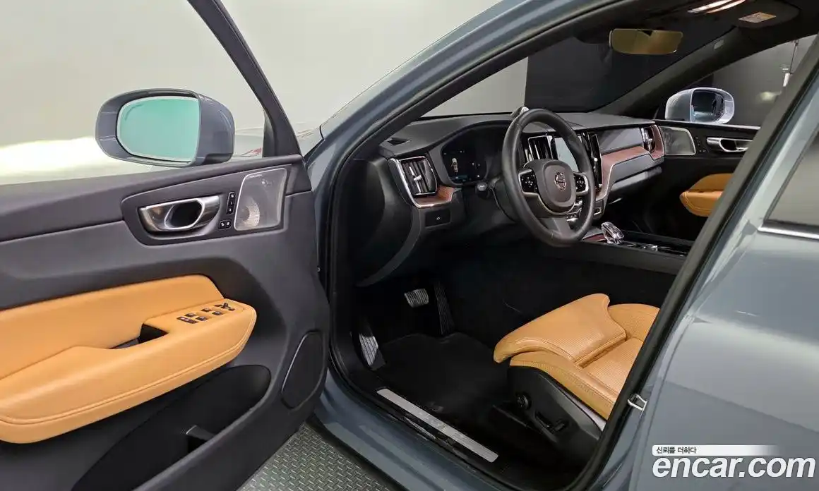 Volvo XC60 2023 2.0 Автомат в Москве № 164526, фото 10