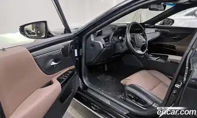 Lexus ES 2026 2.5 Автомат в Москве № 168005, миниатюра 3