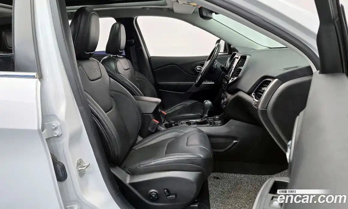 Jeep Cherokee 2021 2.4 Автомат в Москве № 169593, фото 10