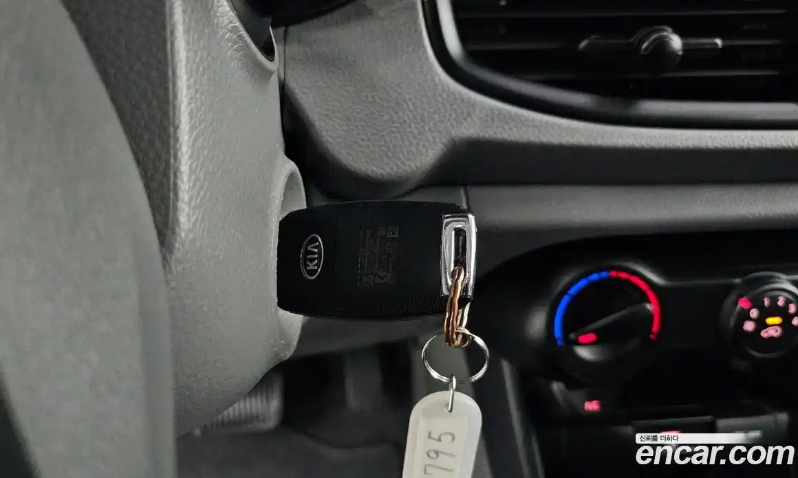 Kia Morning 2021 1.0 Автомат в Москве № 17458, фото 13