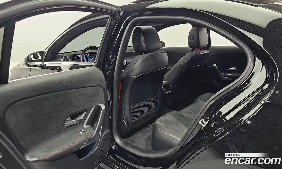 Mercedes-Benz A-Class 2021 2.0 Автомат в Москве № 175928, фото 16