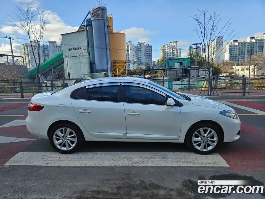 Renault SM3 2014 1.6 Автомат в Москве № 186453, фото 4