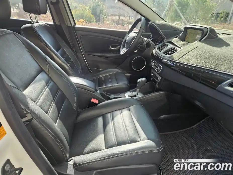 Renault SM3 2014 1.6 Автомат в Москве № 186453, фото 6