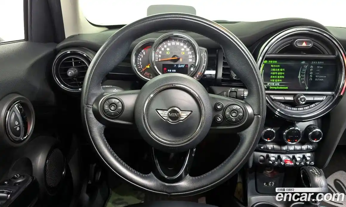 Mini Cooper 2018 1.5 Автомат в Москве № 189859, фото 13