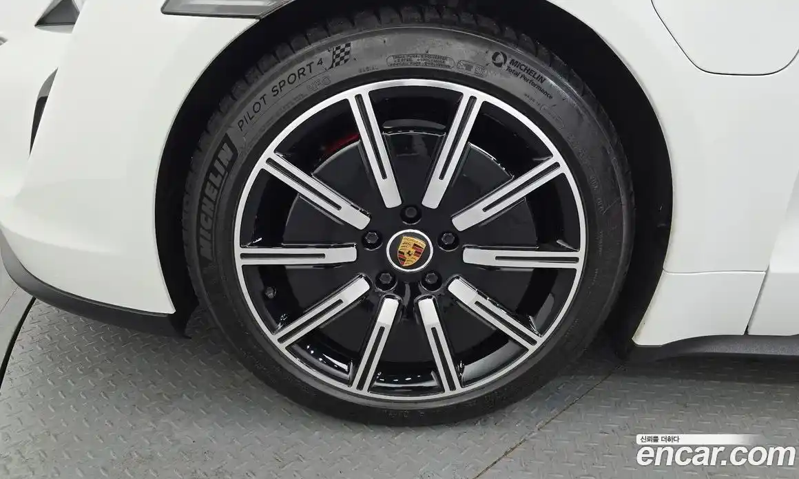 Porsche Taycan 2021 0.1 Автомат в Москве № 197500, фото 14