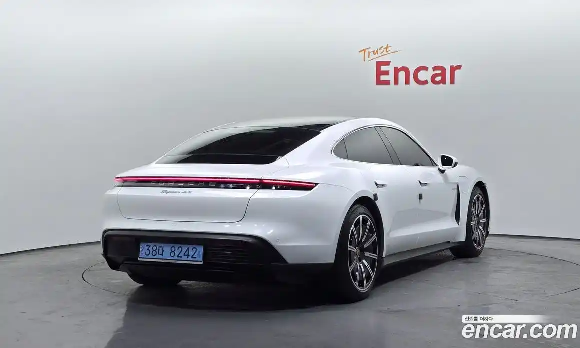 Porsche Taycan 2021 0.1 Автомат в Москве № 197500, фото 15