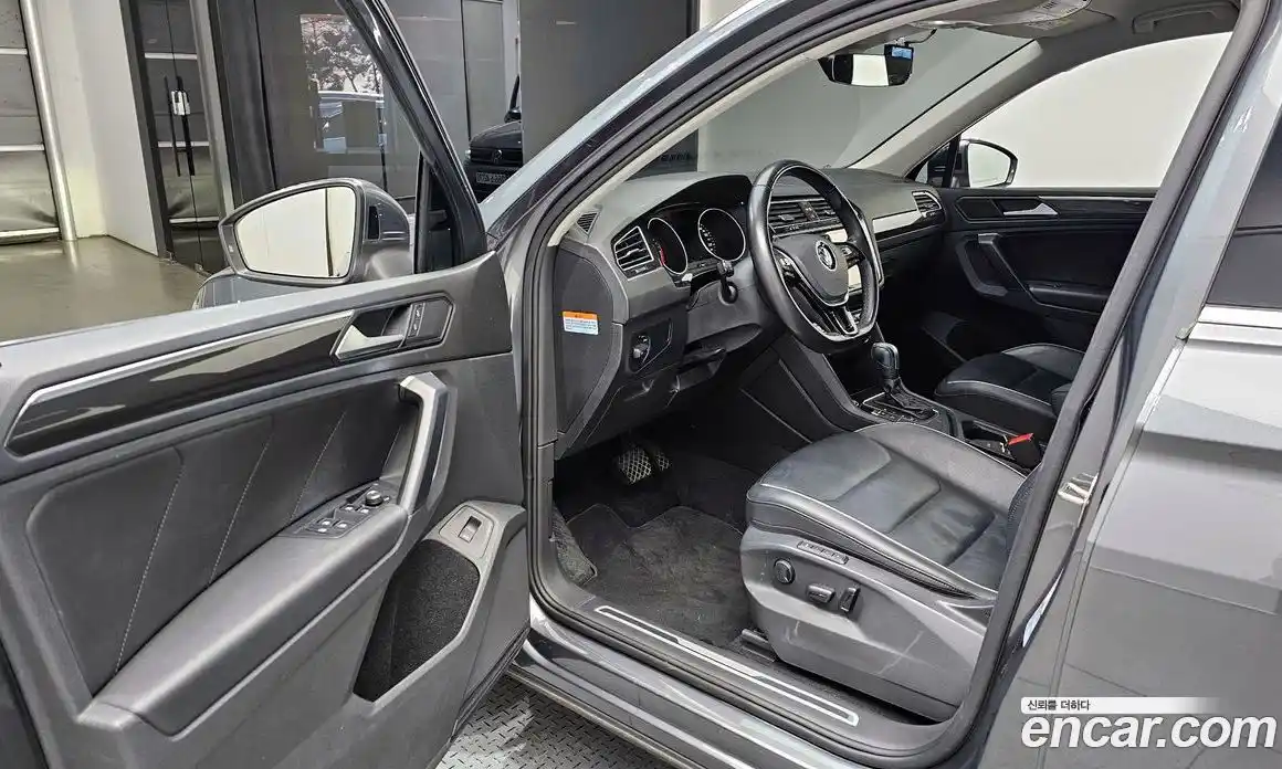 Volkswagen Tiguan 2020 2.0 Автомат в Москве № 199246, фото 11