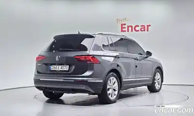 Volkswagen Tiguan 2020 2.0 Автомат в Москве № 199246, миниатюра 2