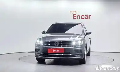 Volkswagen Tiguan 2020 2.0 Автомат в Москве № 199246, миниатюра 3