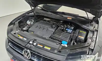 Volkswagen Tiguan 2020 2.0 Автомат в Москве № 199246, миниатюра 6
