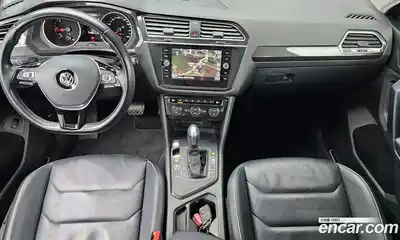 Volkswagen Tiguan 2020 2.0 Автомат в Москве № 199246, миниатюра 7