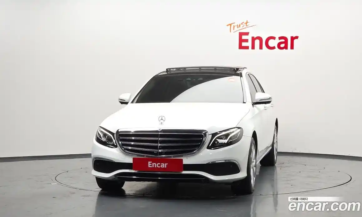 Mercedes-Benz E-Class 2019 2.0 Автомат в Москве № 211966, фото 12