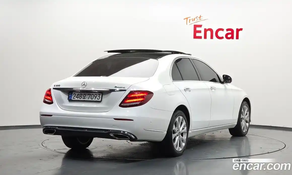 Mercedes-Benz E-Class 2019 2.0 Автомат в Москве № 211966, фото 4