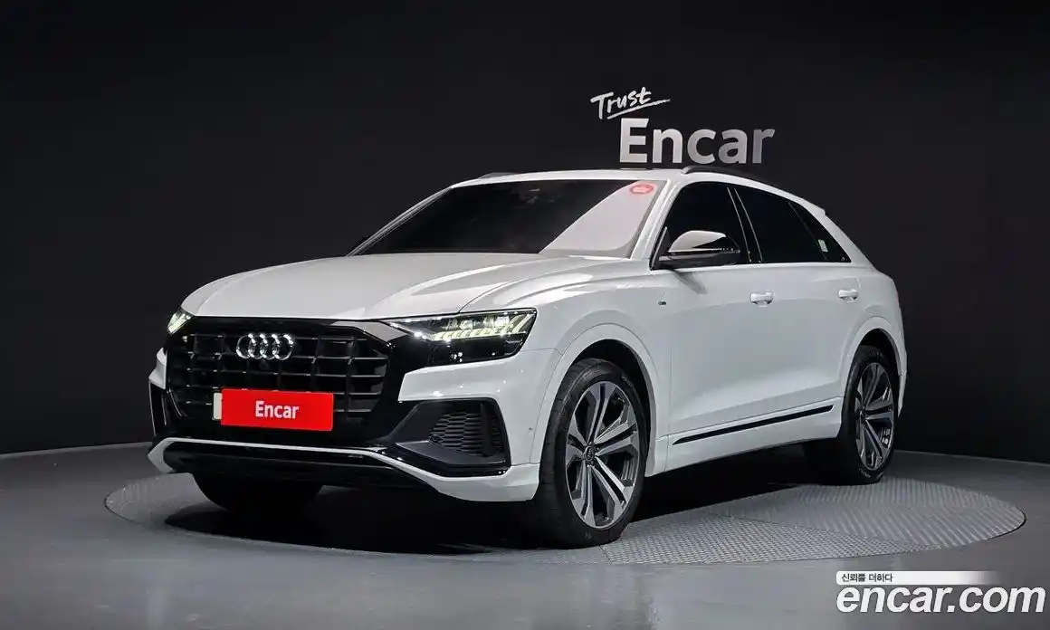 Audi Q8 2023 3.0 Автомат в Москве № 212302, фото 1