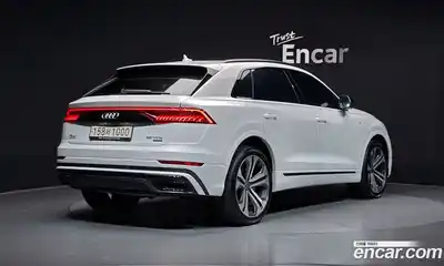 Audi Q8 2023 3.0 Автомат в Москве № 212302, миниатюра 2