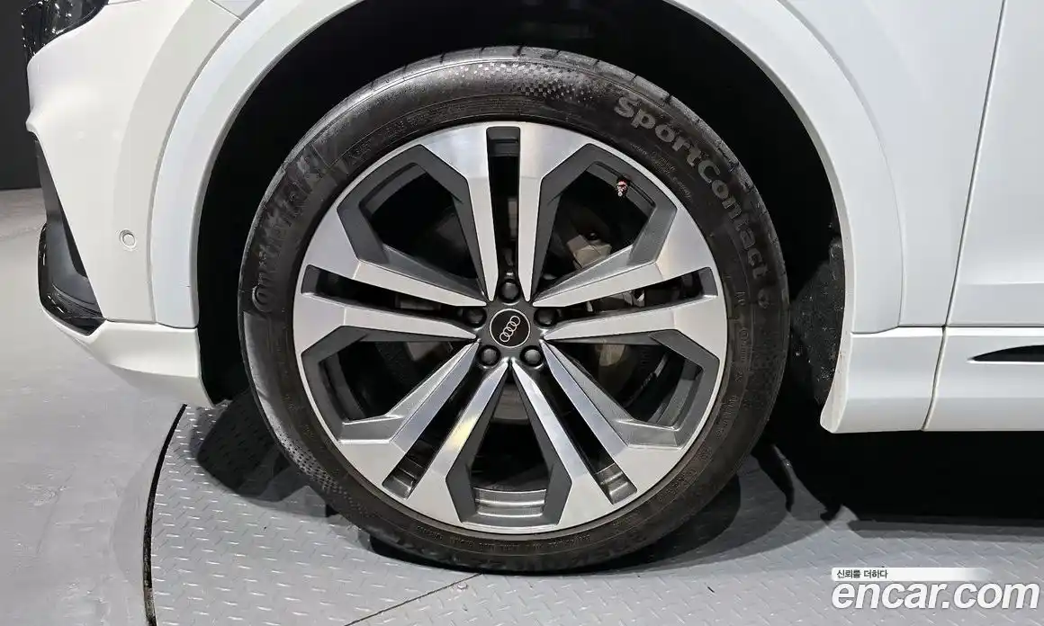 Audi Q8 2023 3.0 Автомат в Москве № 212302, фото 5