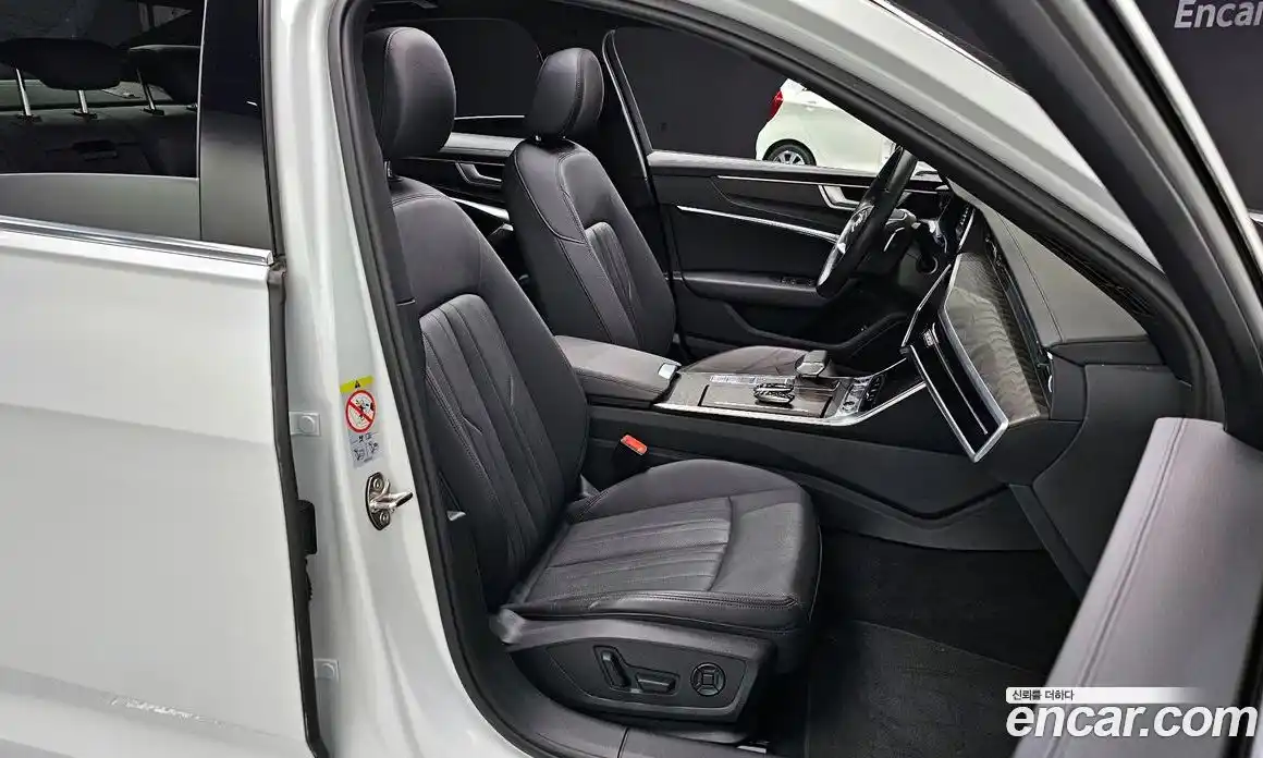 Audi A6 2023 2.0 Автомат в Москве № 212465, фото 9