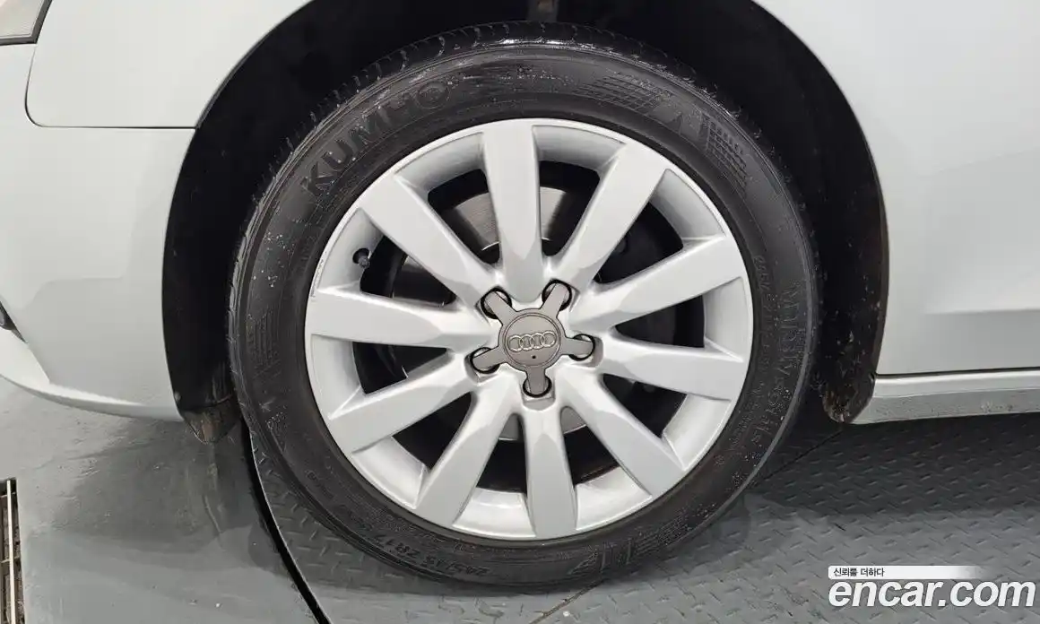 Audi A4 2011 2.0 Автомат в Москве № 212488, фото 5