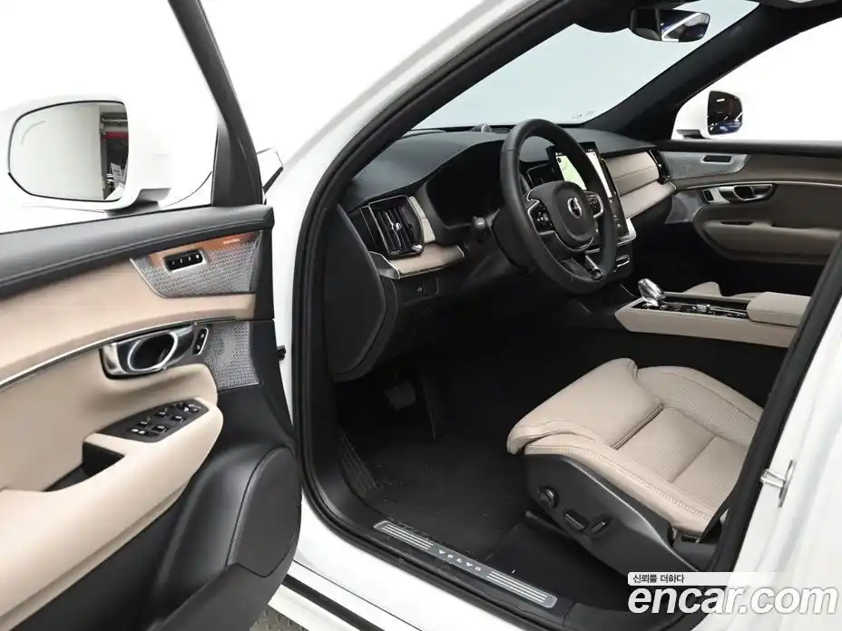 Volvo XC90 2026 2.0 Автомат в Москве № 212777, фото 11