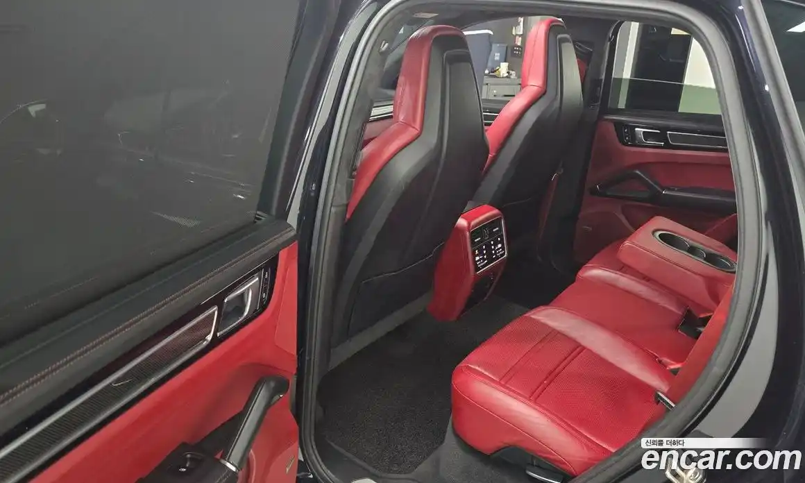 Porsche Cayenne 2021 3.0 Автомат в Москве № 213188, фото 12