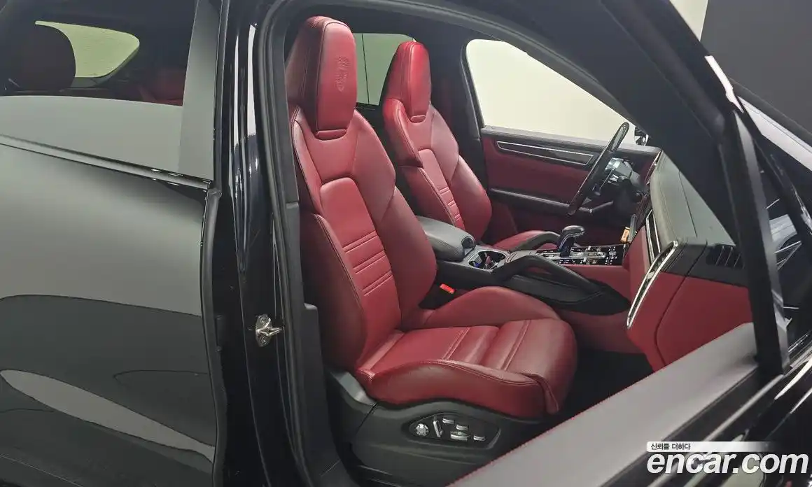 Porsche Cayenne 2021 3.0 Автомат в Москве № 213188, фото 19