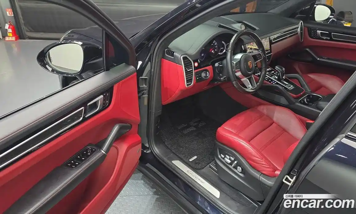 Porsche Cayenne 2021 3.0 Автомат в Москве № 213188, фото 8