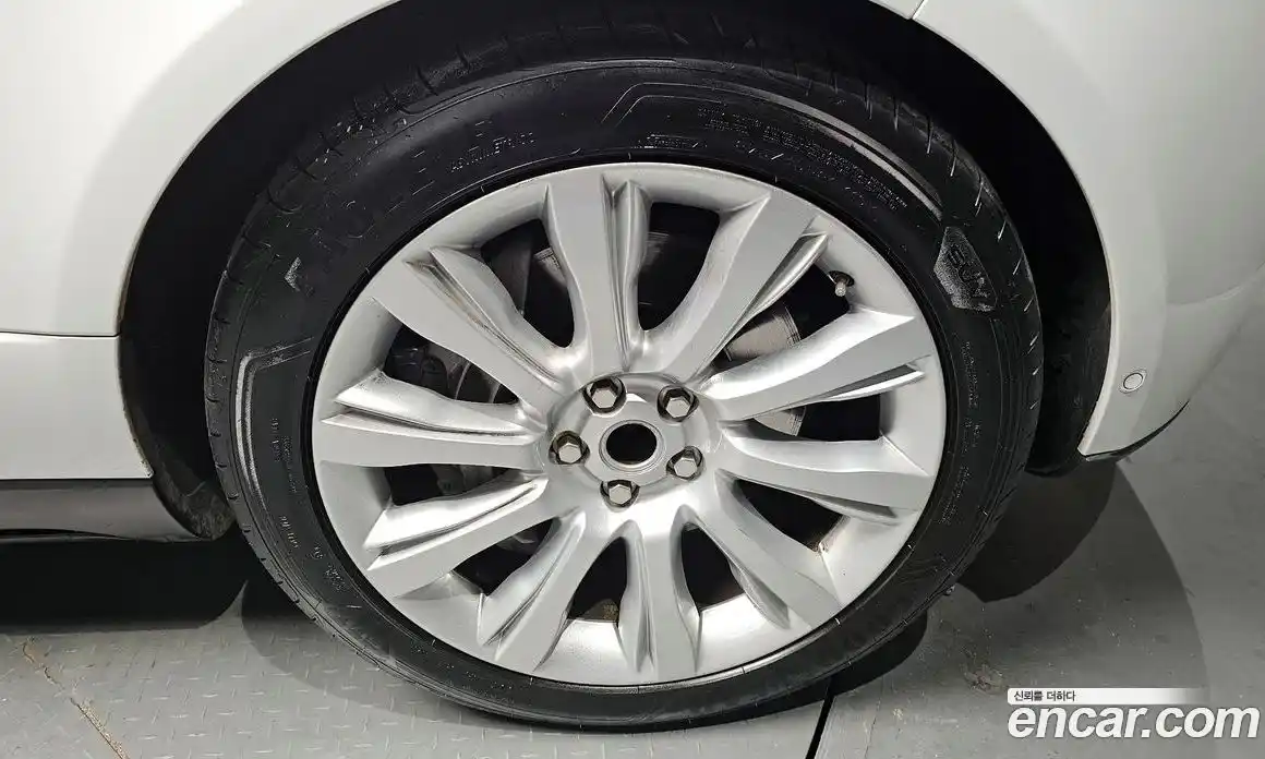 Land Rover Range-Rover 2014 4.4 Автомат в Москве № 213410, фото 15