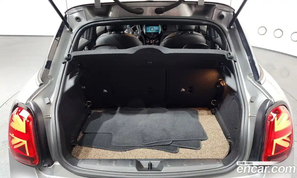 Mini Cooper 2024 2.0 Автомат в Москве № 214185, фото 16